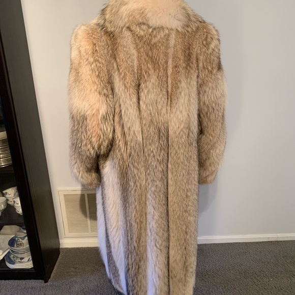 Natural Coyote Coat - Picture 4 of 12